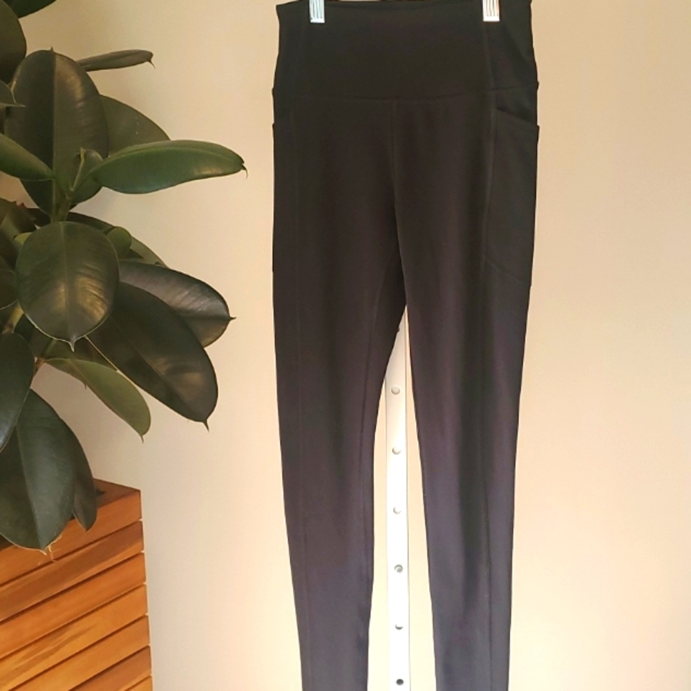 VICTORIA SECRETS LEGGINS, EXCERCISE PANTS, YOGA, SIZE 2